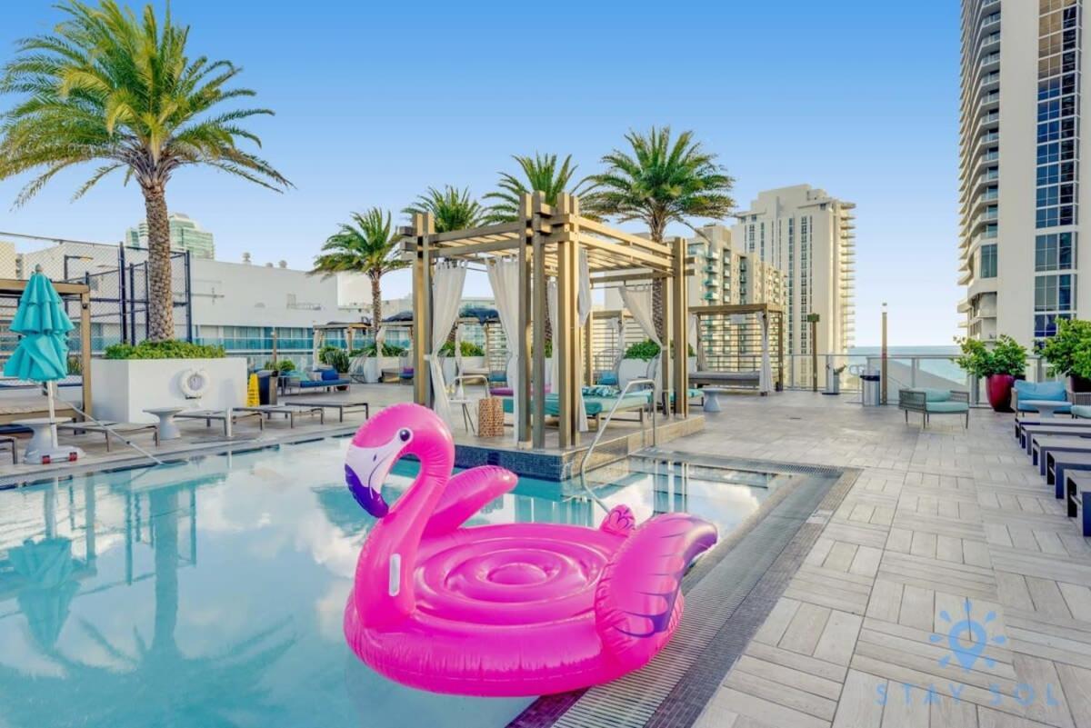 Luxury With Stunning View, Balcony, Amazing Pools Apartment Hollywood Luaran gambar